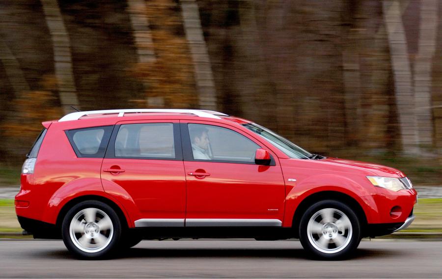  Mitsubishi Outlander 2005 года  (фото 47 из 77)